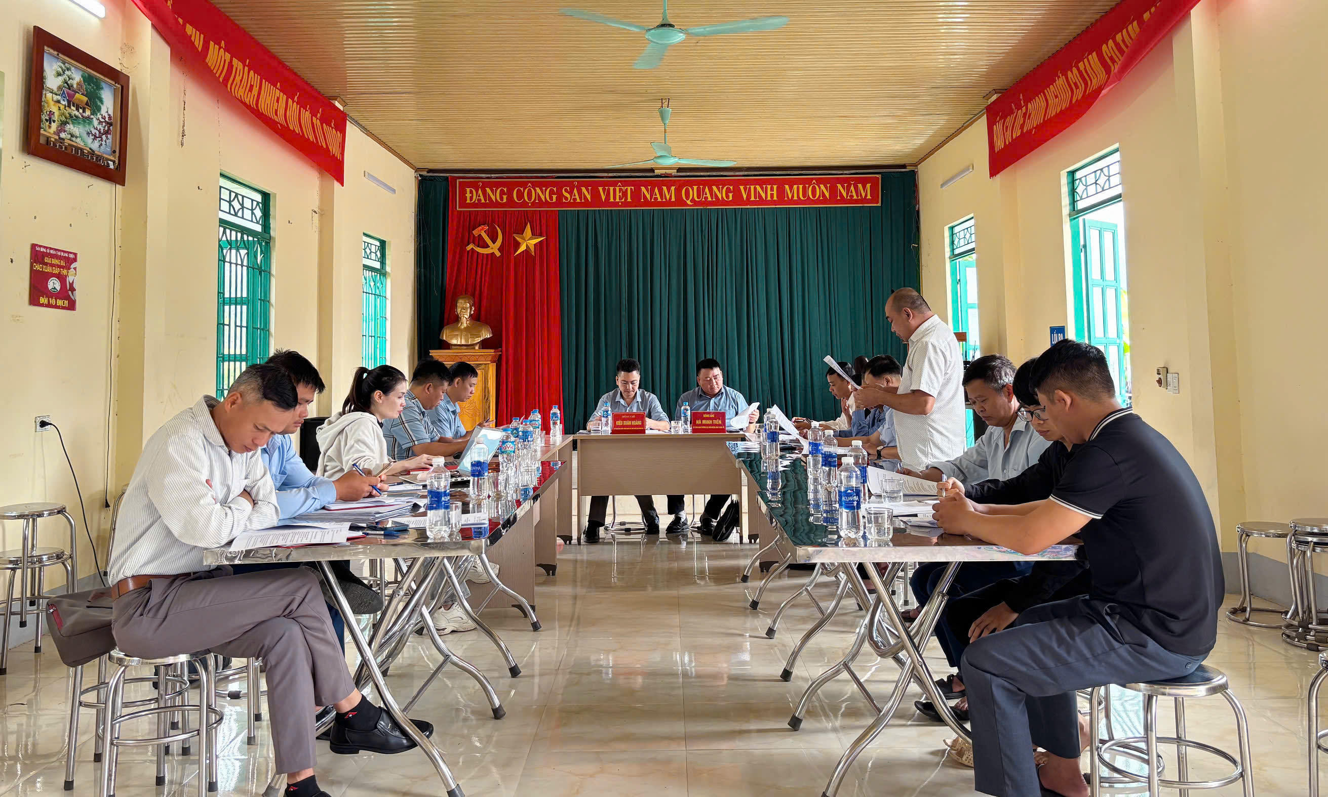 ĐOÀN GIÁM SÁT LÀM VIỆC TẠI BẢN CO NỎNG VỀ THỰC HIỆN CHƯƠNG TRÌNH MỤC TIÊU QUỐC GIA XÂY DỰNG NÔNG THÔN MỚI
